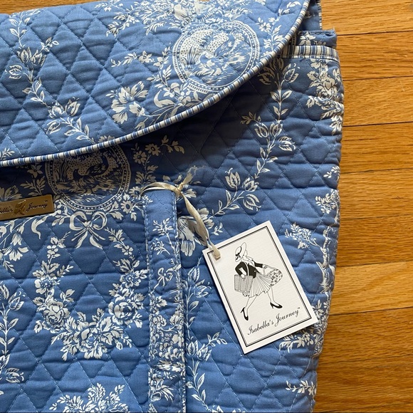 Isabella’s Journey quilted travel bag - Picture 4 of 11